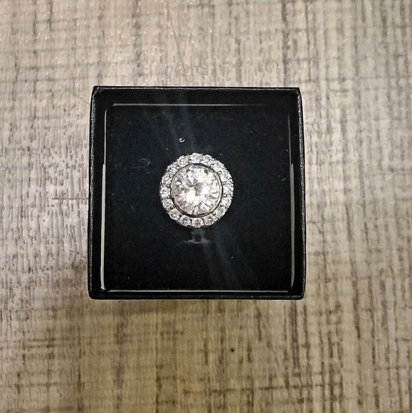 Round crystal paved ring - Picture 2 of 13